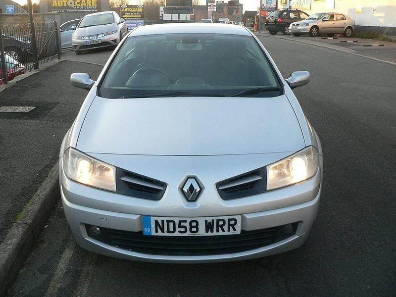 Usado Renault Mégane Cabriolet Dynamique 2008 Prateado Cabrios