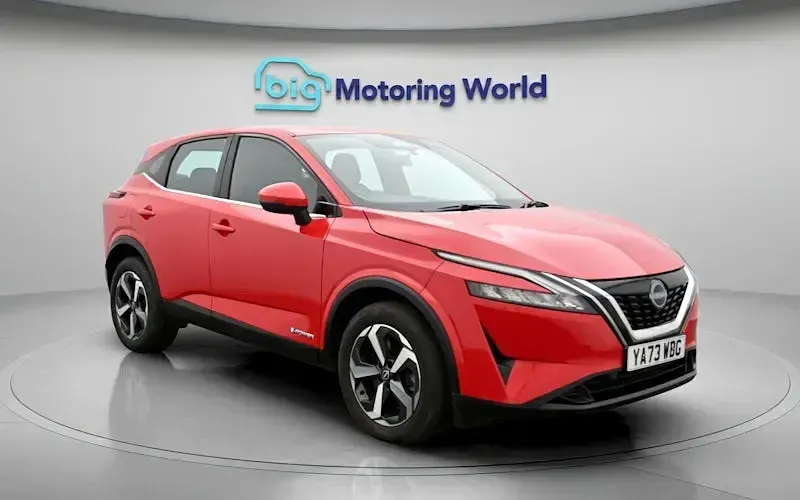Gebraucht Nissan Qashqai Acenta Premium 190 PS (139 kW) 2023 Rot SUV
