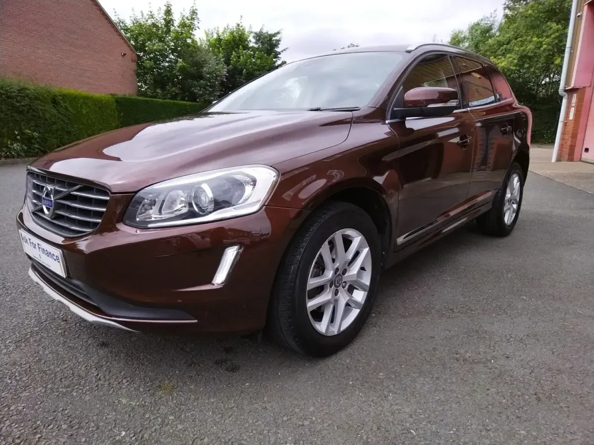 Used Volvo XC60 SE Lux 190 HP (139 kW) 2016 Bronze SUV