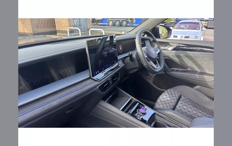 Image 2/4