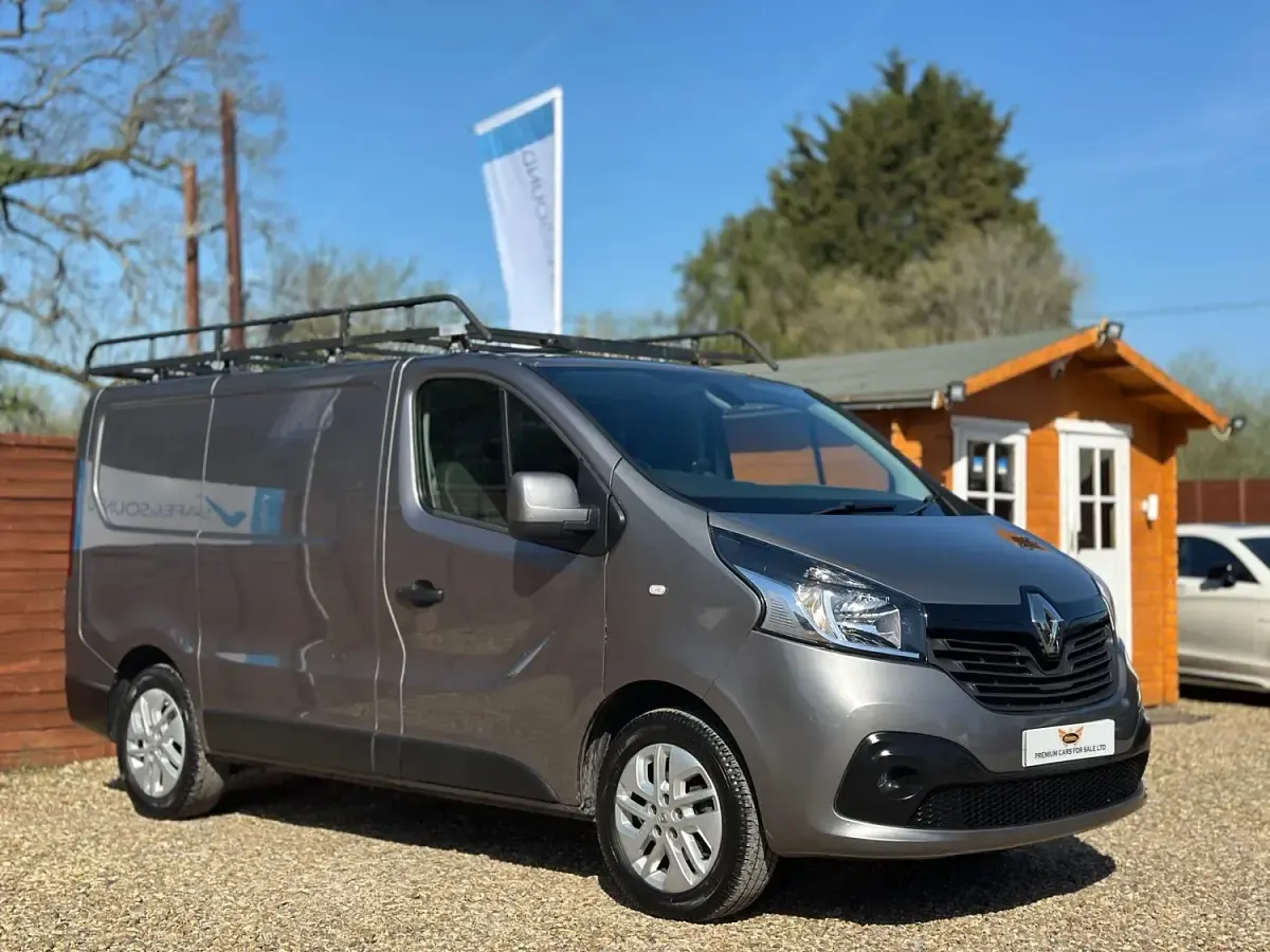 Used Renault Trafic 2019 Grey MPV