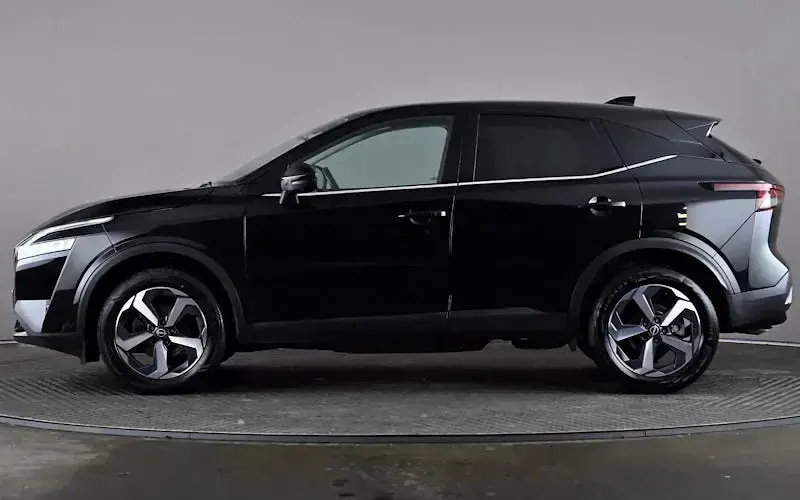 Used Nissan Qashqai N-Connecta 140 HP (102 kW) 2023 Black SUV