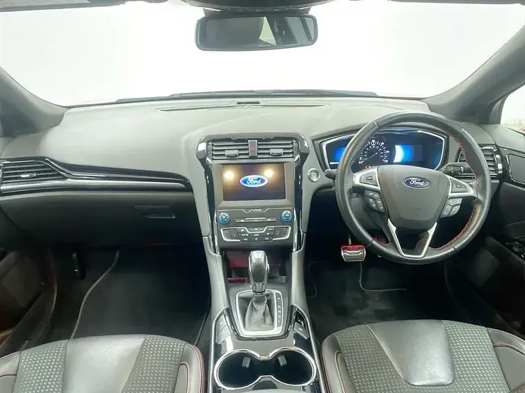 Used Ford Mondeo ST-Line 187 HP (137 kW) 2020 Red Estate