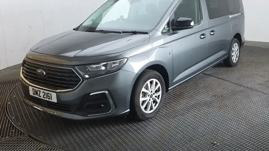 Used Ford Tourneo Connect Titanium 122 HP (89 kW) 2024 Grey MPV