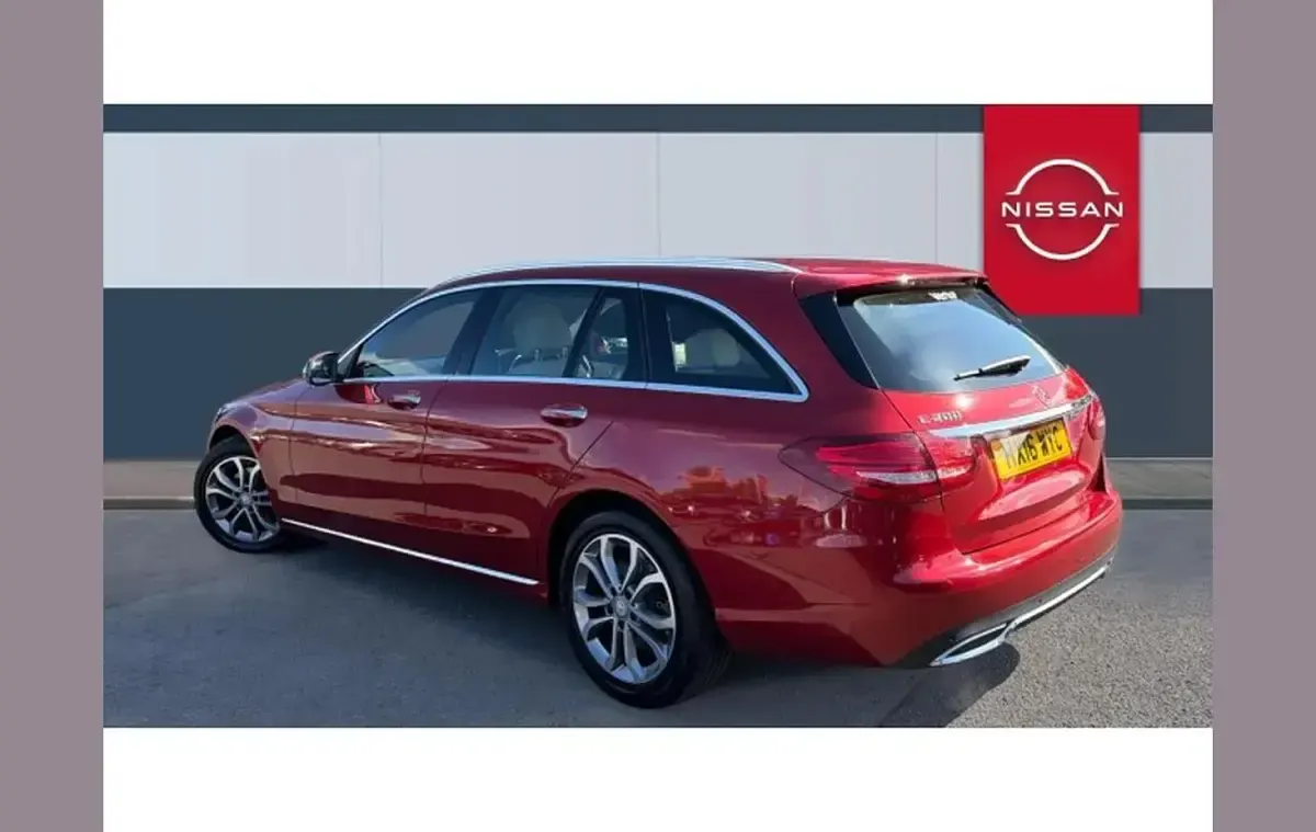 Usado Mercedes C200 Premium 184 CV (135 kW) 2016 Rojo Familiar