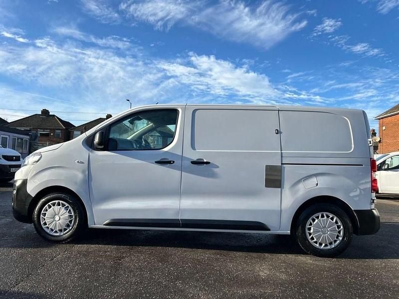 Used Citroën Dispatch 2022 White MPV