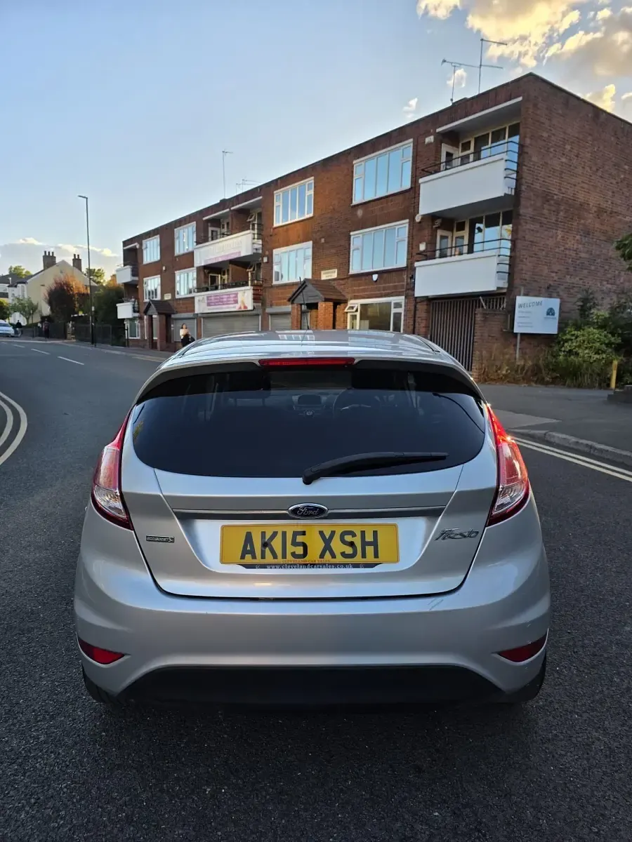 Used Ford Fiesta Titanium 98 HP (72 kW) 2015 Silver Hatchback