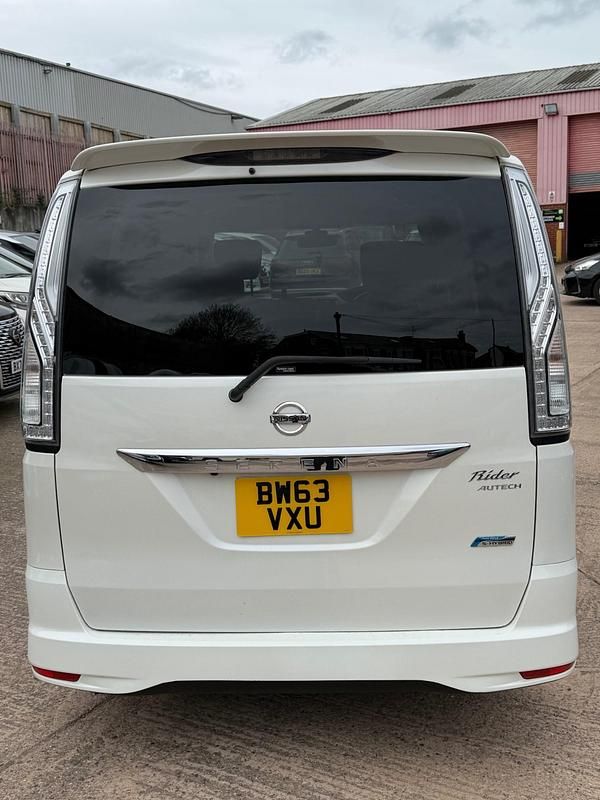 Used Nissan Serena 2014 White MPV