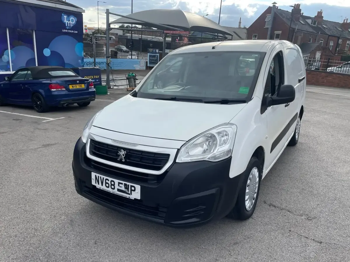Second-hand Peugeot Partner S 2019 Alb Monovolum