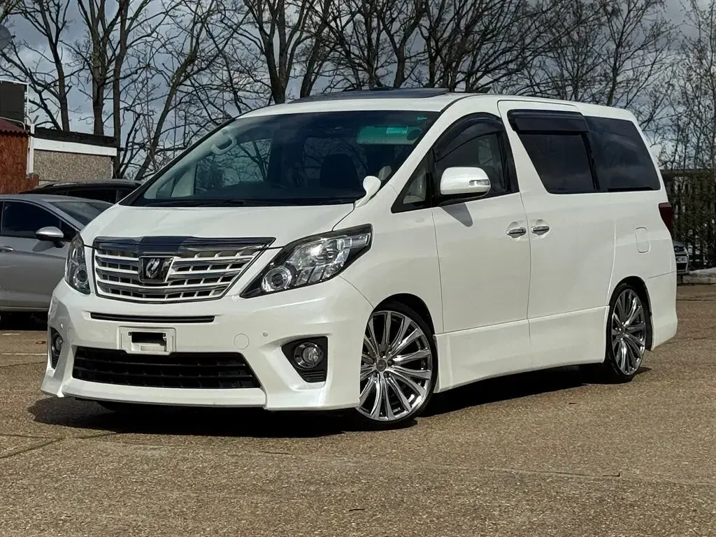 Used Toyota Alphard 182 HP (133 kW) 2026 White MPV