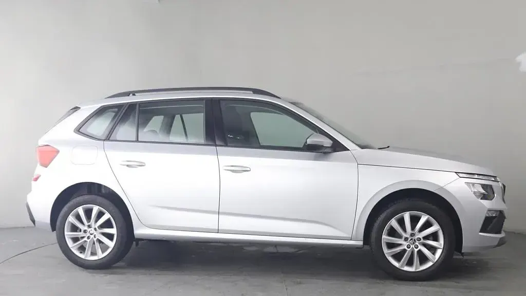 Used Skoda Kamiq SE 116 HP (85 kW) 2024 Brilliant silver metallic SUV