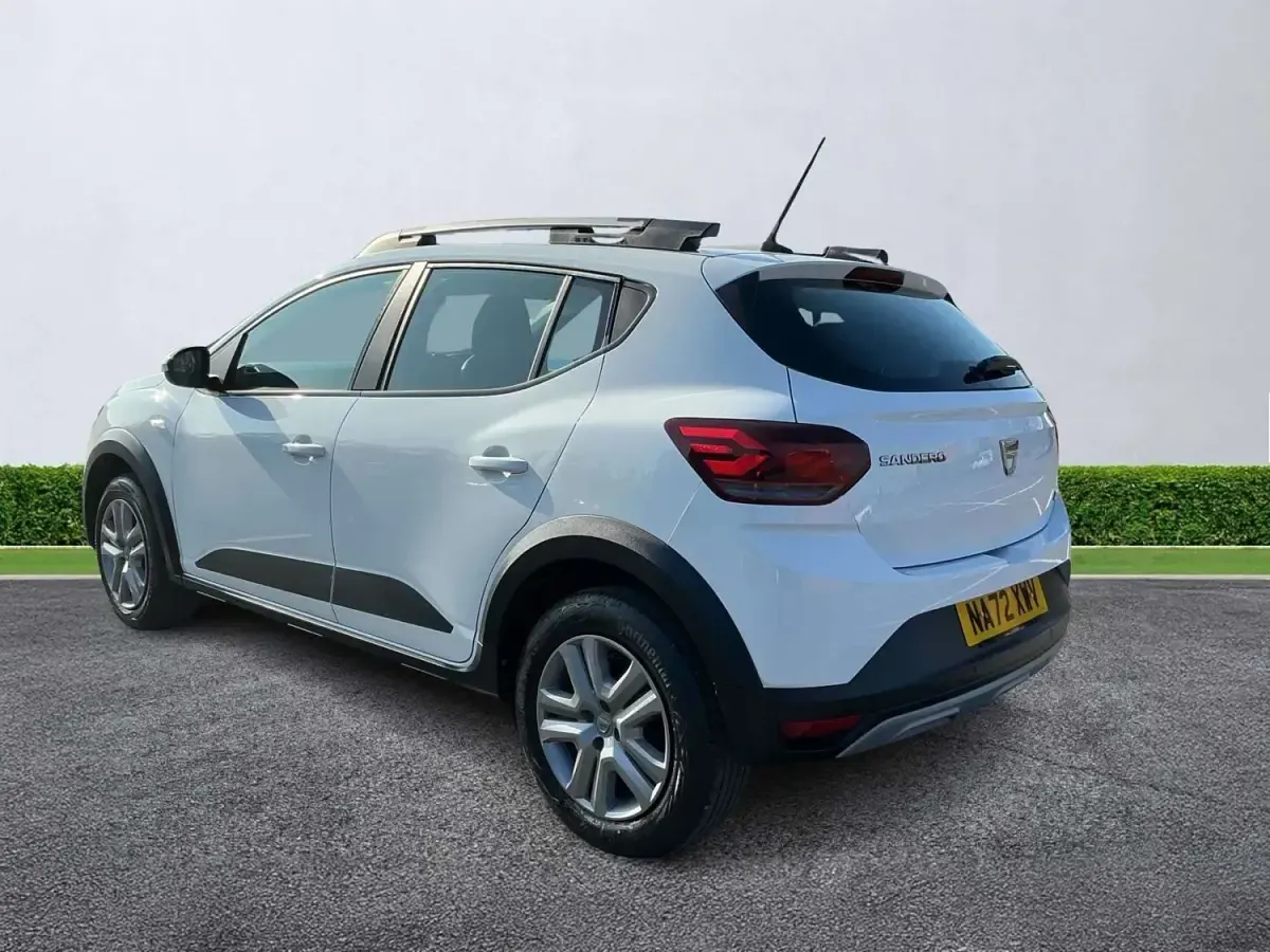 Gebraucht Dacia Sandero Comfort 100 PS (73 kW) 2022 Weiß Kleinwagen