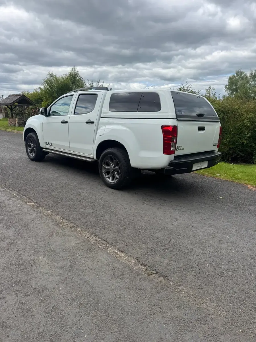 Usado Isuzu D-Max 164 CV (120 kW) 2015 Blanco Pickup/Camioneta