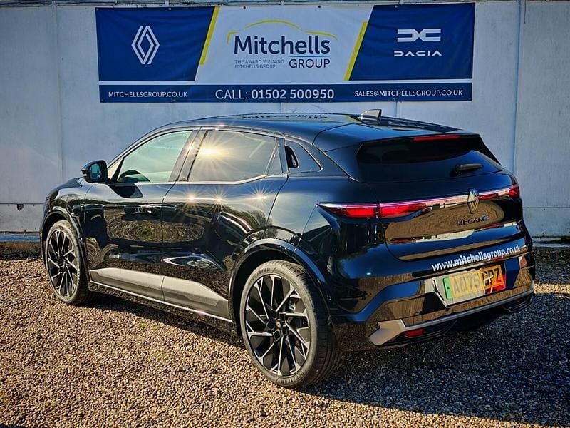 Used Renault Megane E-Tech Techno Esprit Alpine 160 kW (218 HP) 2025 Diamond black  Hatchback