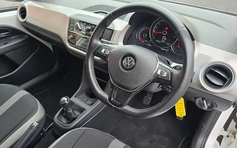 Used VW up! Highline 75 HP (55 kW) 2018 Hatchback