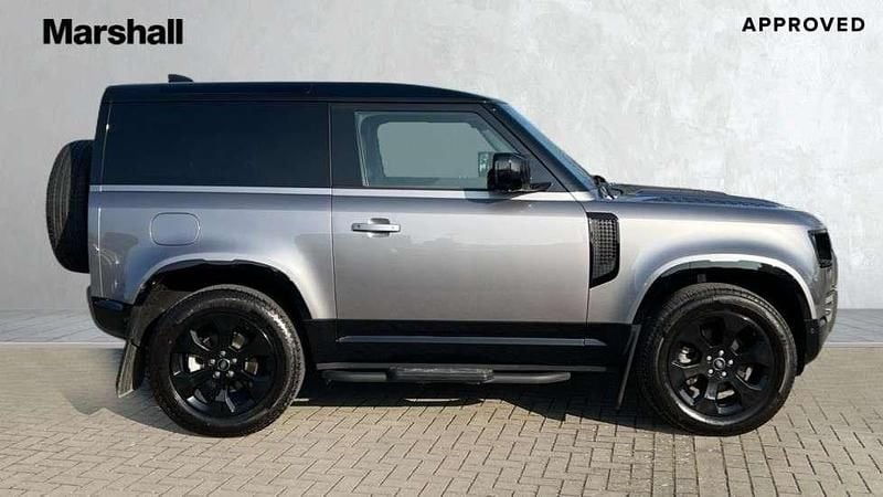 Usado Land Rover Defender SE Dynamic 249 HP (183 kW) 2022 Cinzento SUV
