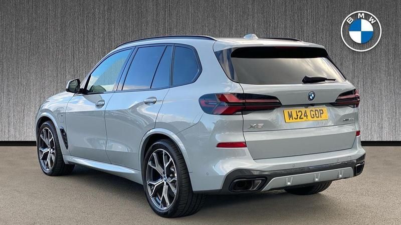 Usado BMW X5 M Sport 482 HP (354 kW) 2024 Cinzento SUV