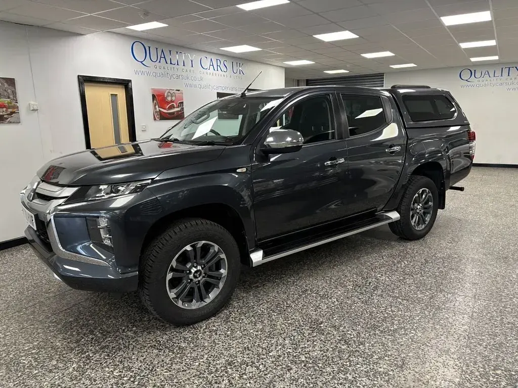 Used Mitsubishi L200 150 HP (110 kW) 2020 Grey Pickup