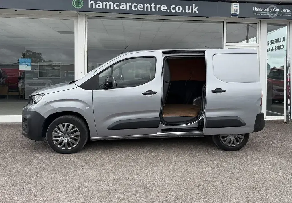 Used Peugeot Partner Premium 131 HP (96 kW) 2022 Grey MPV