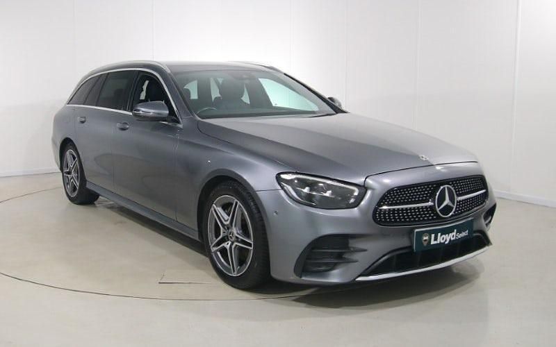Usado Mercedes E220 AMG line 194 HP (142 kW) 2019 Carrinha