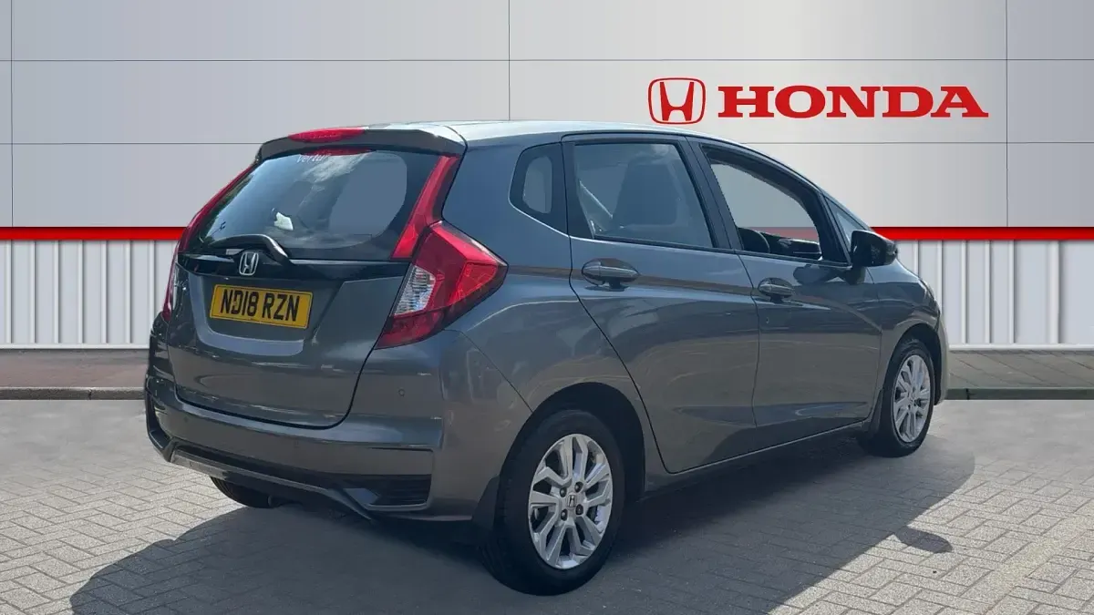 Used Honda Jazz SE 102 HP (75 kW) 2018 Grey Hatchback