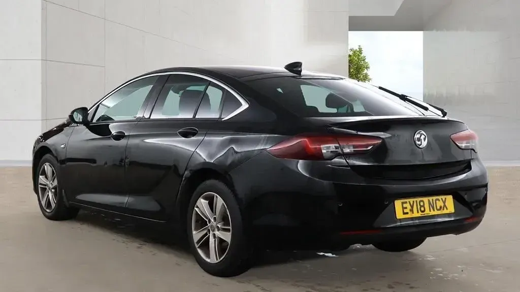 Used Vauxhall Insignia Sport 136 HP (100 kW) 2018 Black Hatchback
