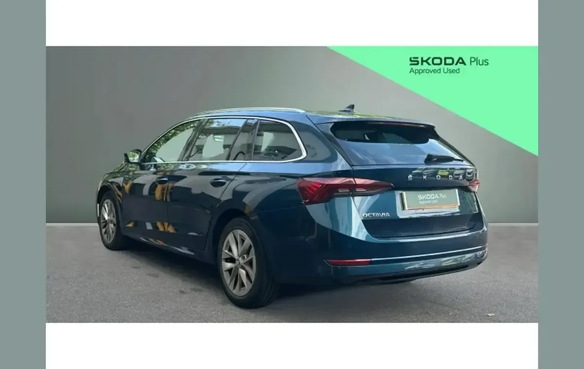 Used Skoda Octavia SE L First Edition 147 HP (108 kW) 2020 Blue Estate