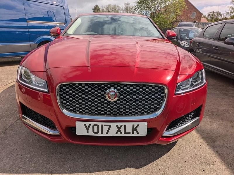 Begagnad Jaguar XF Portfolio 2017 Röd Sedan