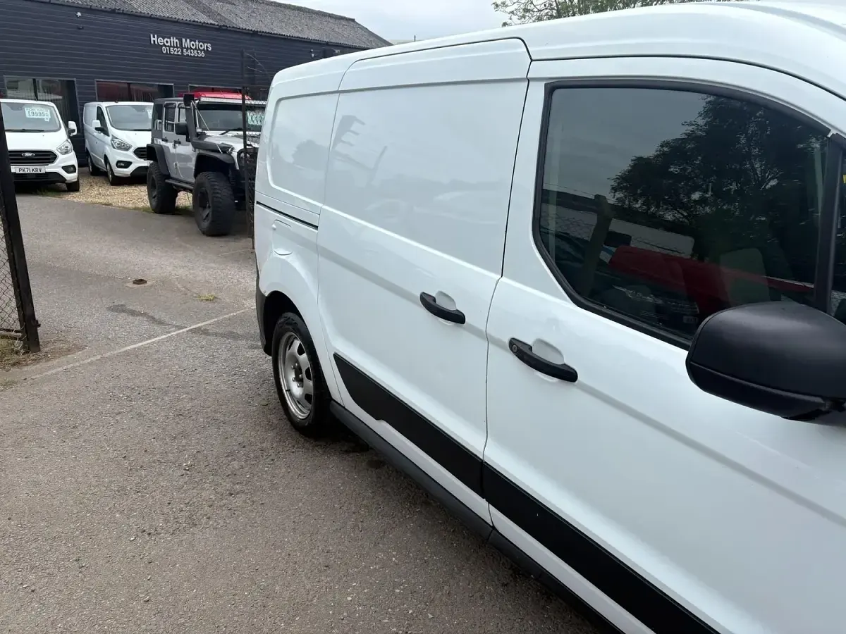 Used Ford Transit Connect 100 HP (73 kW) 2020 White MPV