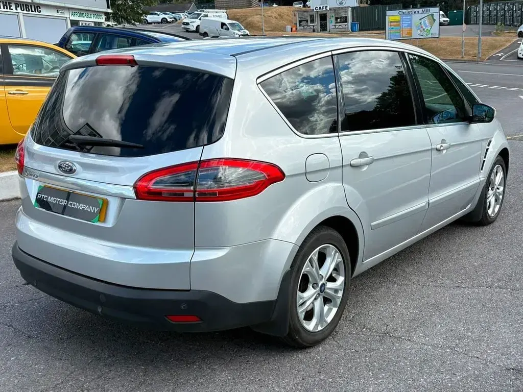 Used Ford S-MAX Titanium 140 HP (102 kW) 2014 Silver MPV