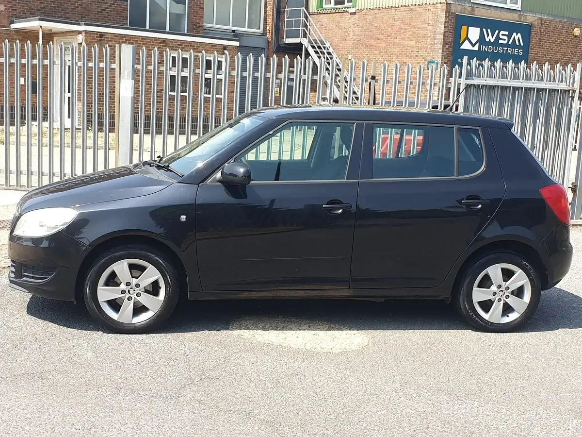 Used Skoda Fabia SE 69 HP (50 kW) 2014 Black Hatchback