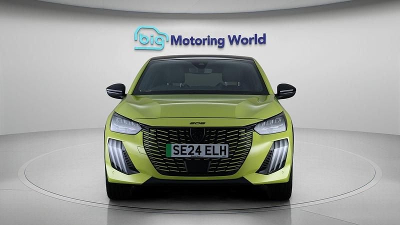 Used Peugeot e-208 GT 114 kW (156 HP) 2024 Yellow Hatchback
