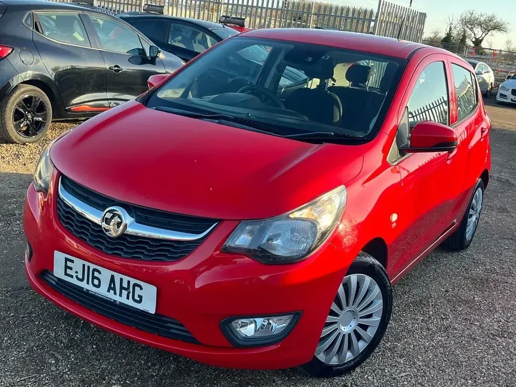 Used Vauxhall Viva 75 HP (55 kW) 2016 Red Hatchback