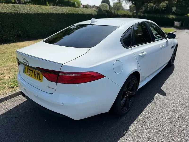 Used Jaguar XF R-Sport 180 HP (132 kW) 2017 White Sedan