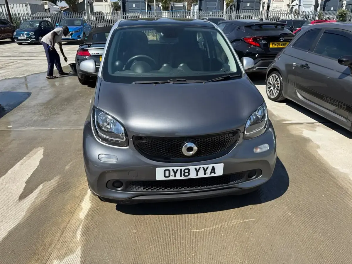 Used Smart ForFour Premium 90 HP (66 kW) 2018 Silver Hatchback