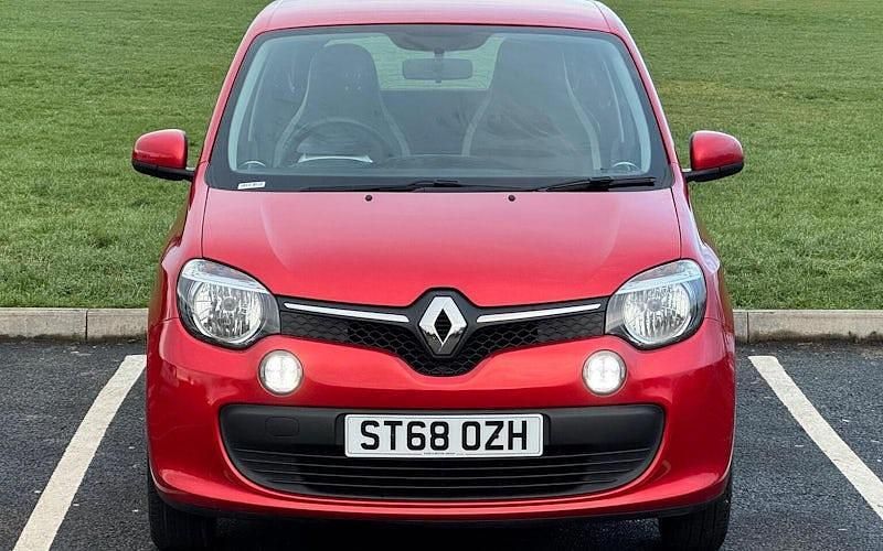 Second-hand Renault Twingo Play 70 CP (51 kW) 2018 Roșu Hatchback