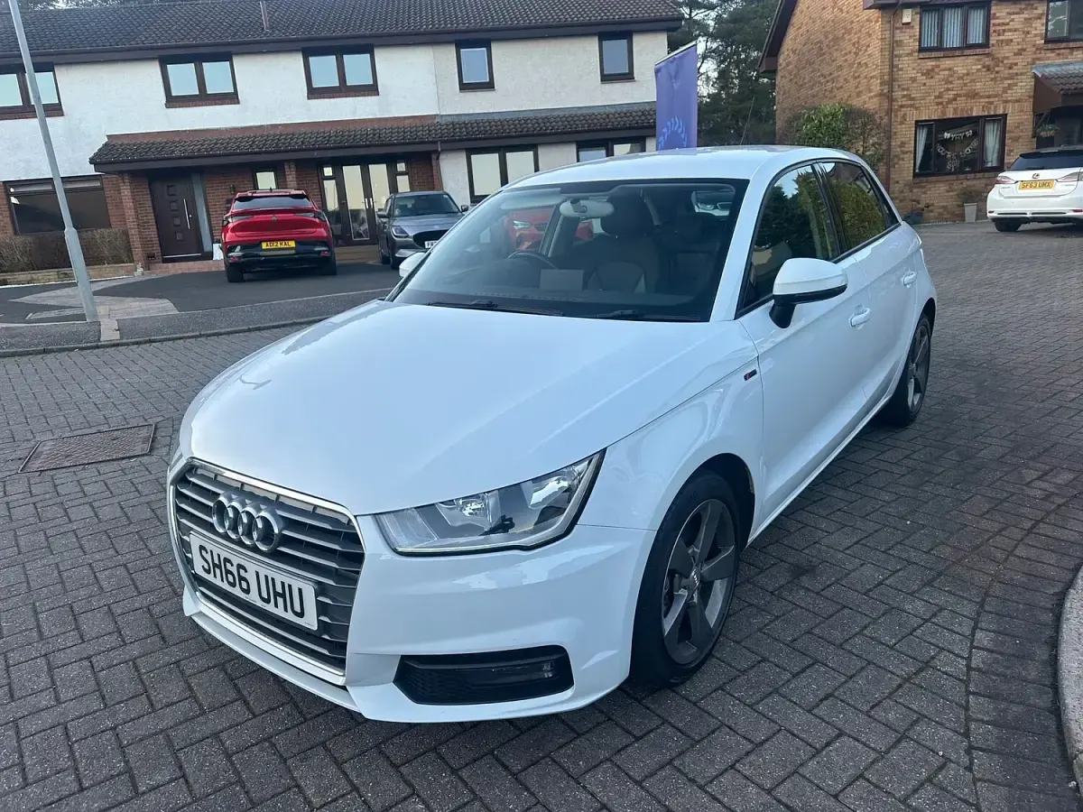 Used Audi A1 Sportback Sport 116 HP (85 kW) 2016 White Hatchback