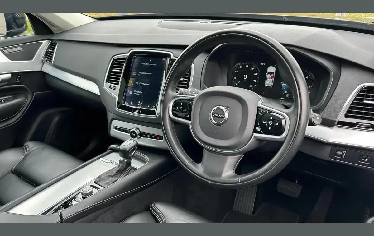 Used Volvo XC90 Momentum 232 HP (170 kW) 2019 Blue SUV