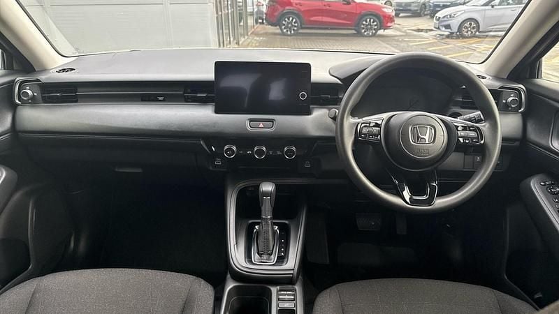 Used Honda HR-V Elegance 131 HP (96 kW) 2022 Beige SUV