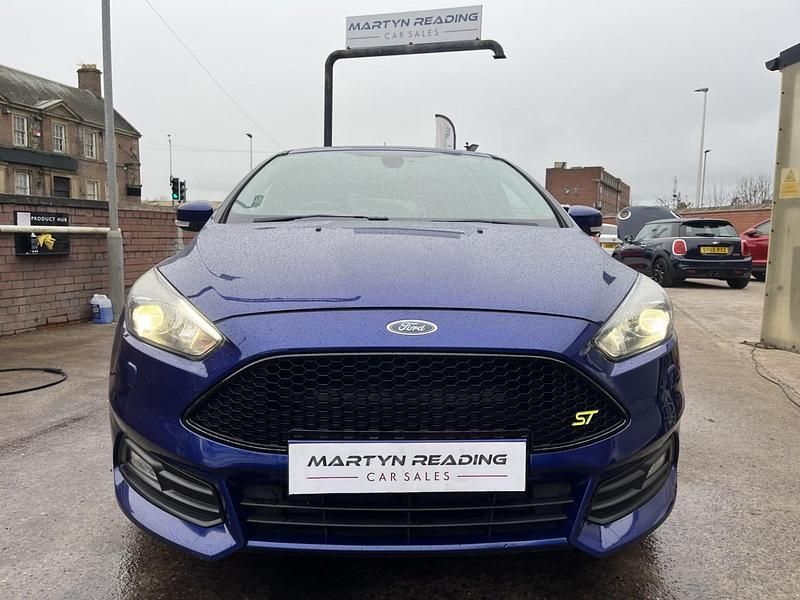Used Ford Focus ST 2016 Blue Hatchback