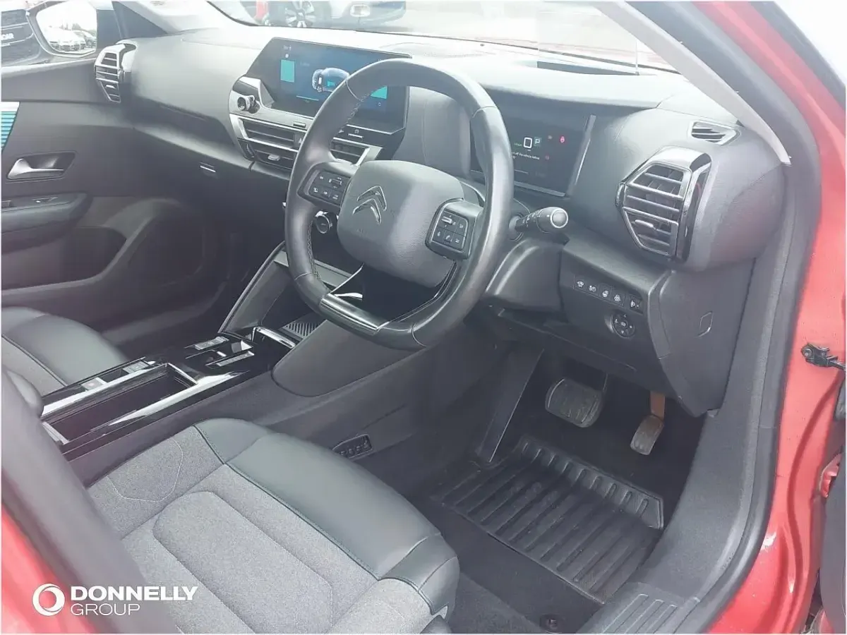 Used Citroën e-C4 Shine 98 kW (134 HP) 2022 Red Hatchback
