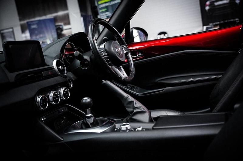 Used Mazda MX5 Inclusive 184 HP (135 kW) 2019 Red Cabriolet