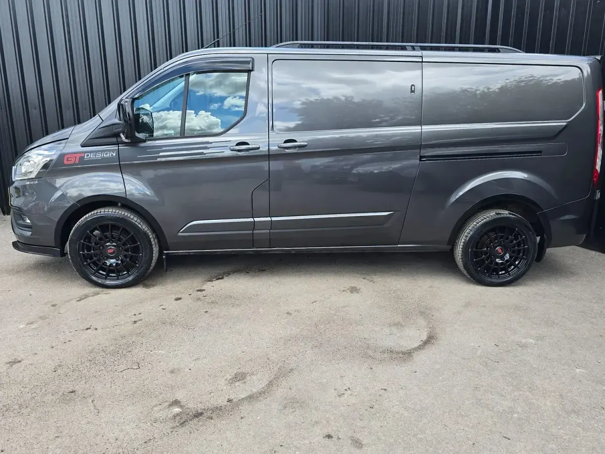 Usado Ford Transit Custom Limited 130 HP (95 kW) 2022 Cinzento Van
