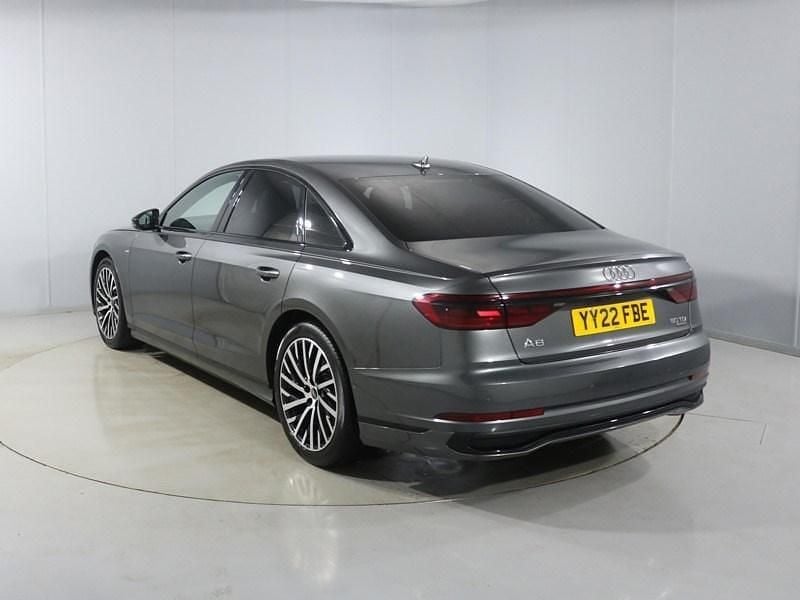 Usado Audi A8 Advanced 2022 Cinzento Sedan