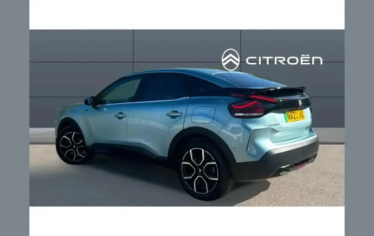 Usado Citroën e-C4 Shine 100 kW (136 CV) 2023 Azul Utilitario