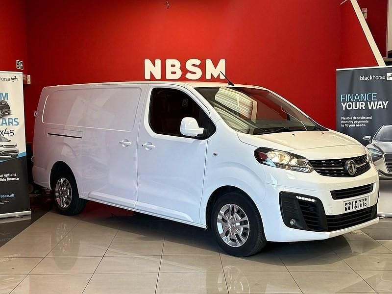 White Used 2021 Vauxhall Vivaro Sportive MPV | £12,991 (Good price) - Image 1/4