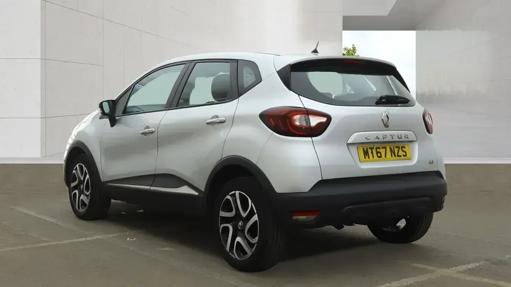 Used Renault Captur Dynamique 2017 Silver SUV