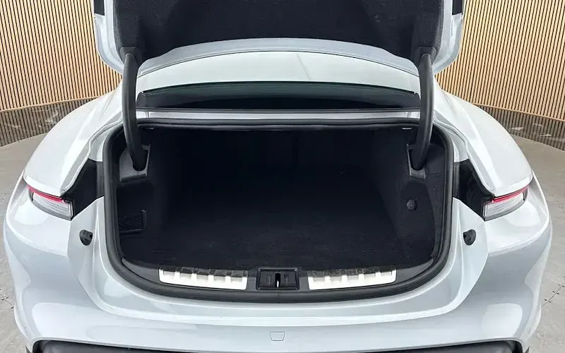 Used Porsche Taycan Performance Package 439 kW (598 HP) 2023 White Sedan