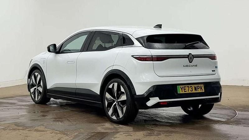 Begagnad Renault Megane E-Tech Techno 160 kW (218 HK) 2023 Halvkombi
