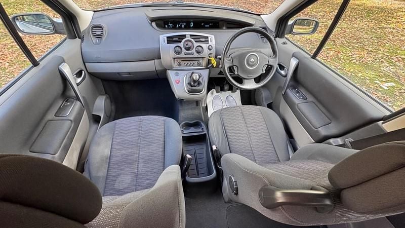 Used Renault Scénic II Dynamique 2008 Silver MPV